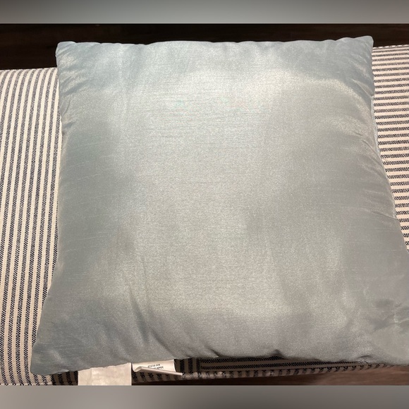 Decorative Pillow 18 in x 18 in. - Picture 2 of 8